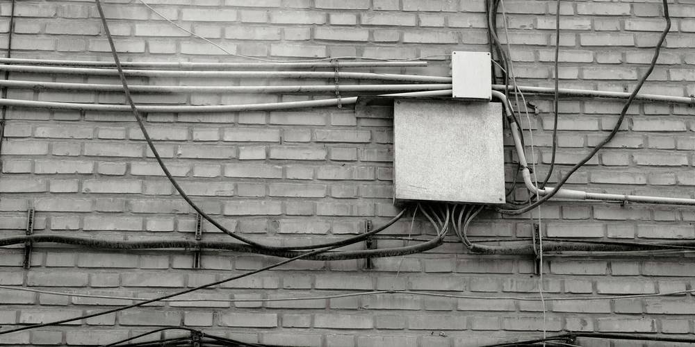 Abstract photo showing network/server racks or cables, symbolizing technical proxy comparison